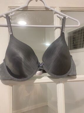 Secrets Treasure size 38B Bra New With Out Tags